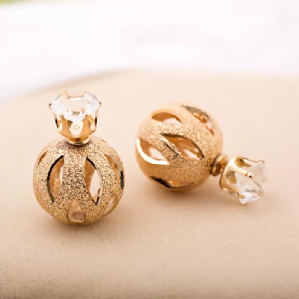 ⚜️[𝟯/$𝟭𝟴]⚜️Golden Crystal Ball Earrings NEW - Picture 2 of 9